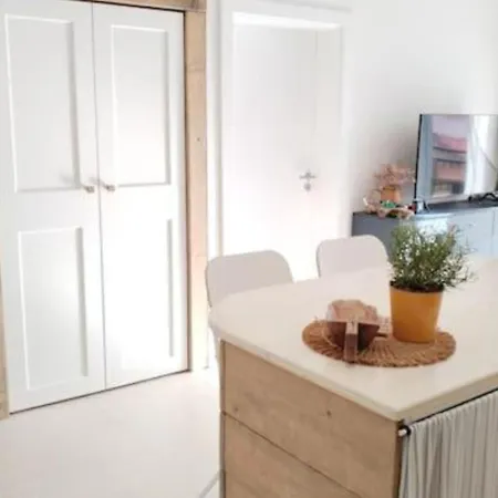 Eco Feng Shui Lady Pashmina With A View Apartment Ugrinici