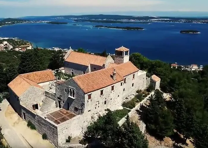 Eco Feng Shui Lady Pashmina With A View Apartman Ugrinici